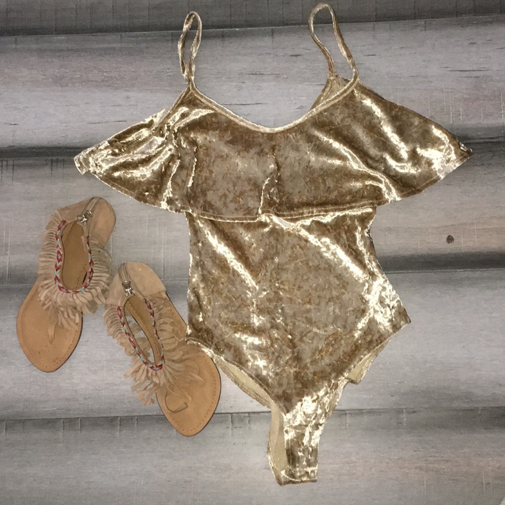 Sandles and body suit